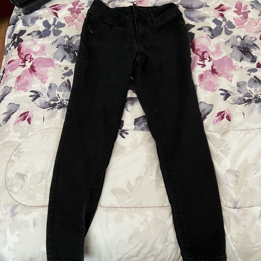 Honey & Bristle Black Distressed